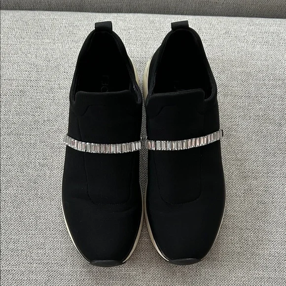 Chic Black Women's Slip-On Sneakers - Picture 3 of 4